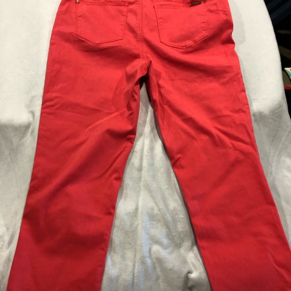 Chico's Women's Coral Crop Jeans, Size: 0.5 - Picture 3 of 5